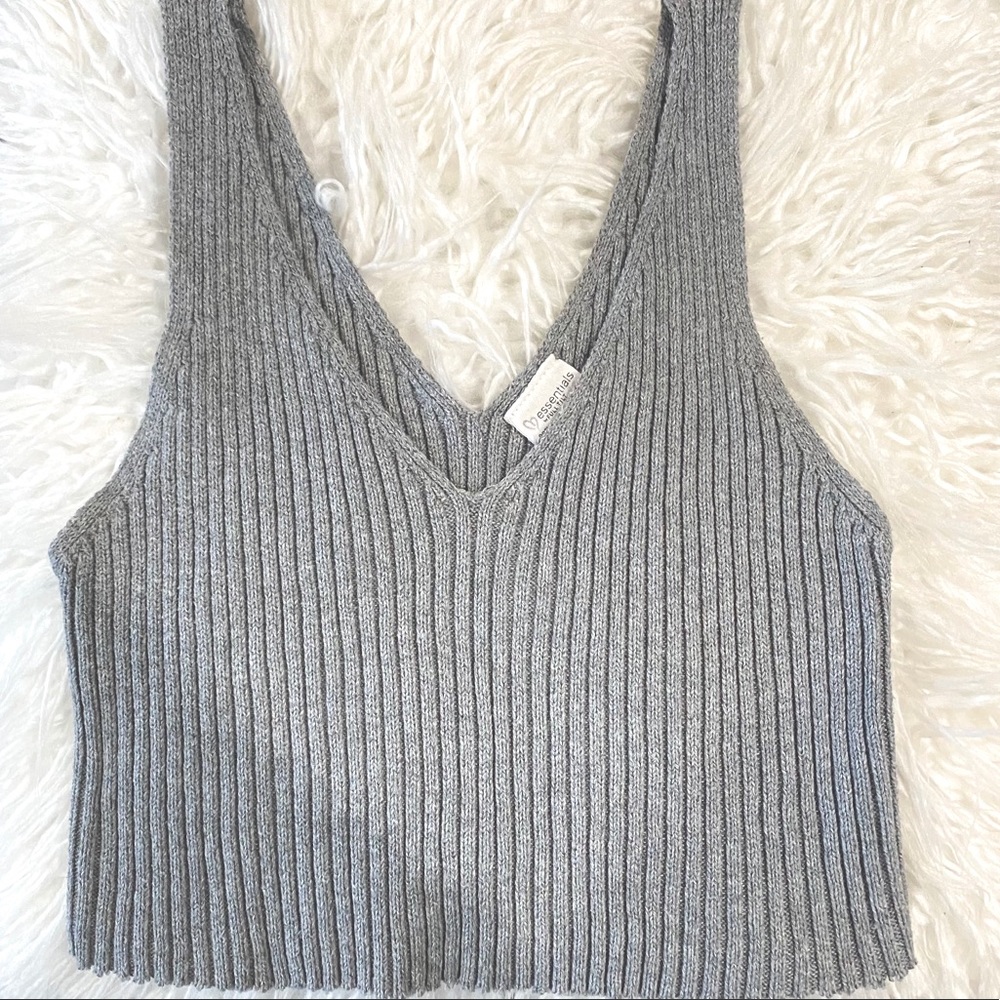 🤍Super Cute Grey Crop Top🤍